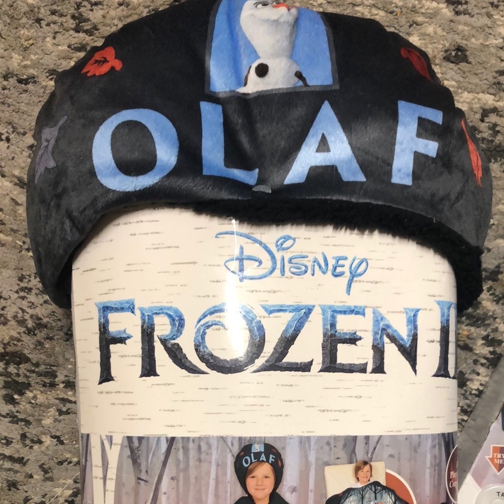 Olaf hooded blanket